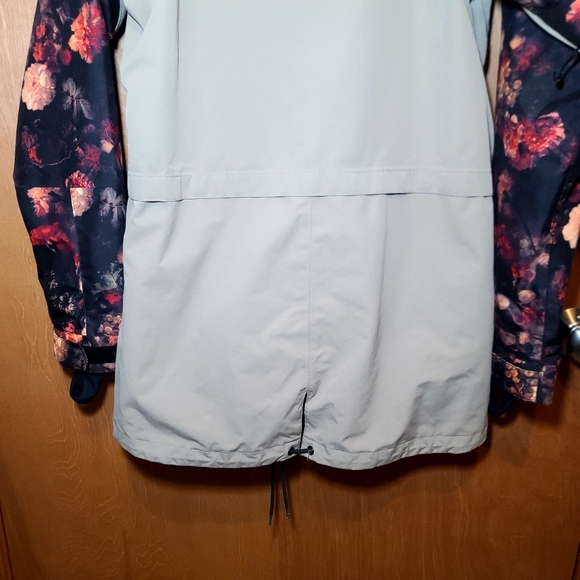 Armada Floral Gypsum Ski Waterproof Snowboard Jacket sz L Hooded - Picture 10 of 16